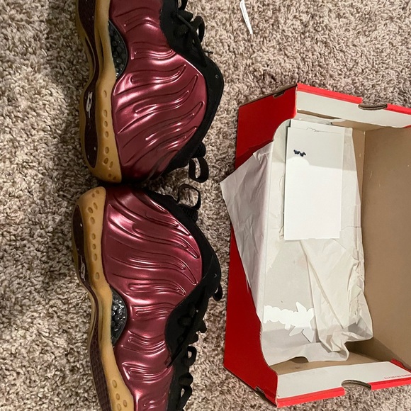 Nike Maroon Foamposite Shoes men size 9 - Picture 4 of 6